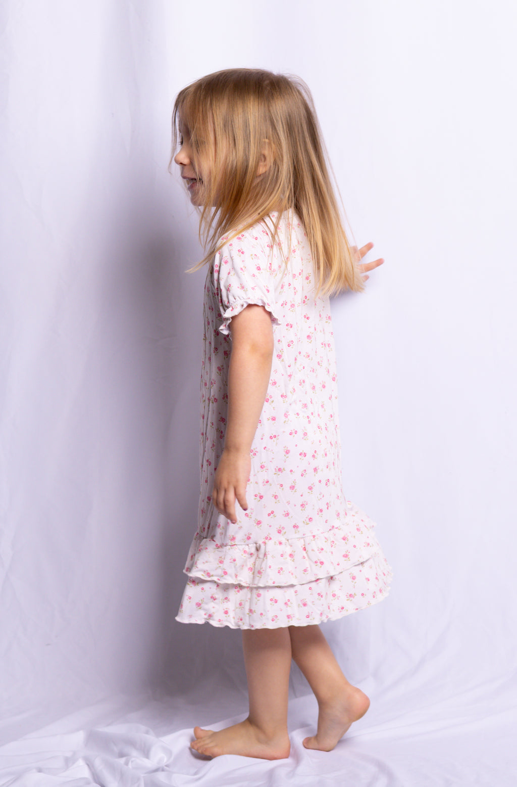 Girl wearing Little Rosebuds bamboo nightgown
